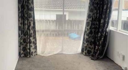 Independent 2 bedroom - Photo 2