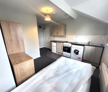 Studio to rent - Photo 3