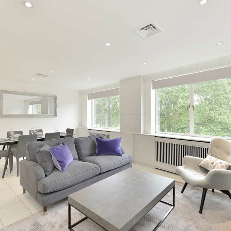 Piccadilly - Photo 1