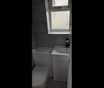 Studio Flat, Andrews Close, HA1 - Photo 5