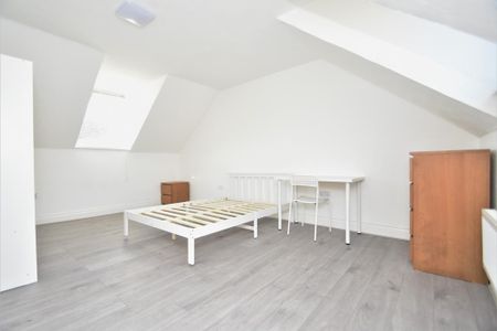 5 bedroom terraced house to rent - Photo 3
