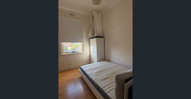 [Prime Location | 4-Bed 2-Bath in Randwick | 3-Min Walk to UNSW] !CONFIRM THE LEASE TERM IN ADVANCE! - Photo 1