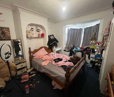 Milton Road, SO15 - Photo 3