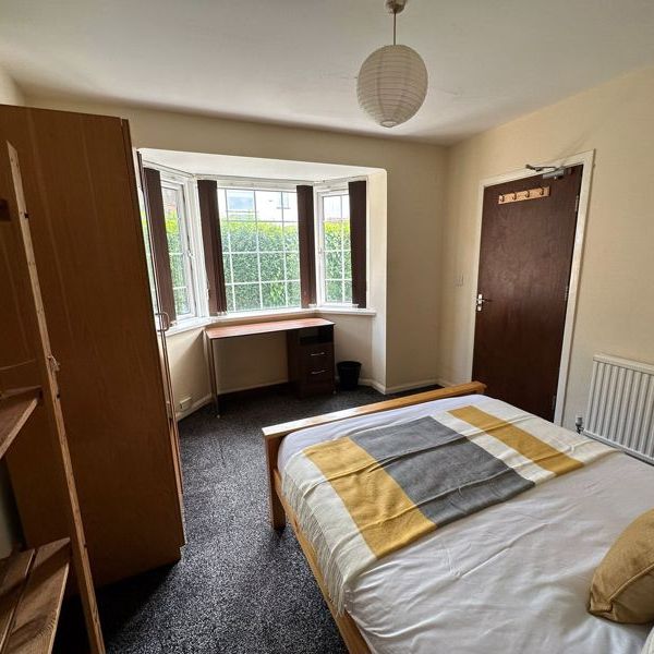 Rolleston Drive Lenton, Nottingham - Photo 1