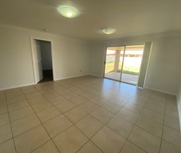 4 BEDROOM HOUSE LOCATED HILLVUE - Photo 1