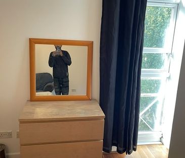 Room in a Shared Flat, Grantham Court, SE16 - Photo 4