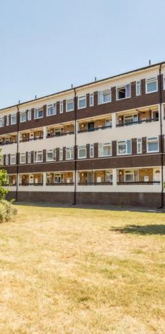 Split level four bedroom maisonette close to Bow Station - Photo 1