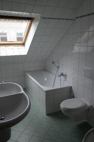 3 Zimmer DG Maisonette mit Balkon Wanne und Dusche - Photo 4