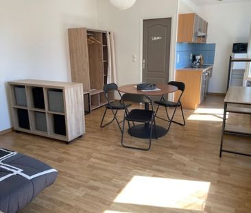 LUMINEUX STUDIO loué meublé et équipé - Photo 3