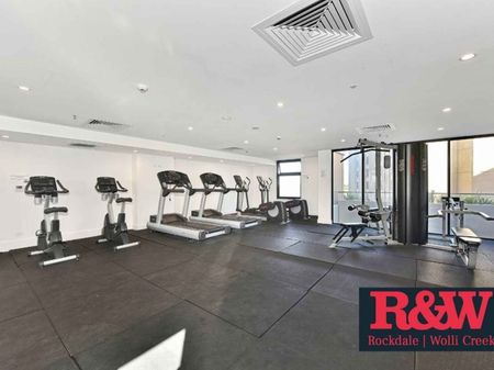 Two-Bedroom Apartment with Breathtaking Views - Photo 5