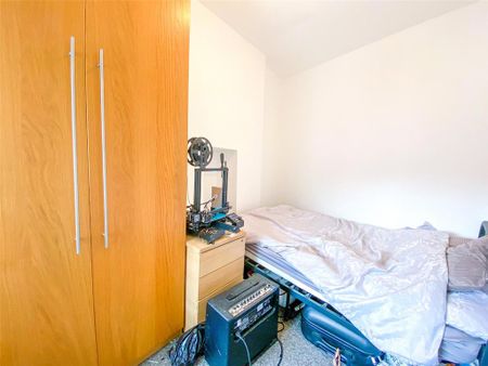 6 bedroom terraced house to rent - Photo 4