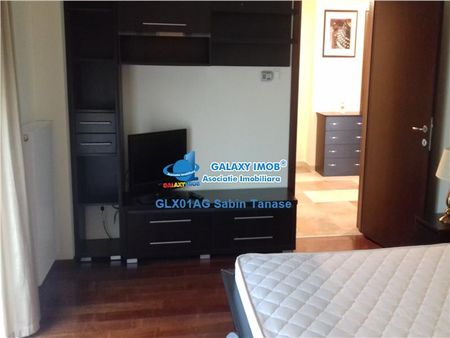 UNICAT de inch ap 2 camere lux teilor cu garaj - Photo 5