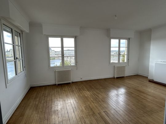 Location Appartement 4 pièces 99m² SAUMUR 49400 - Photo 1