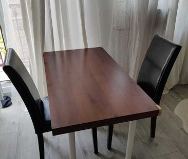 Umeblowana kawalerka z balkonem na wynajem - Zdjęcie 2