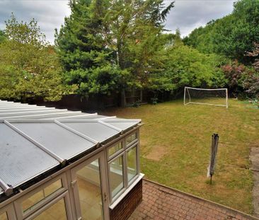 4 bedroom detached house to rent - Photo 4