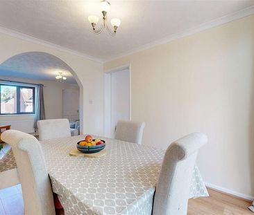 3 bedroom semi-detached house to rent - Photo 5