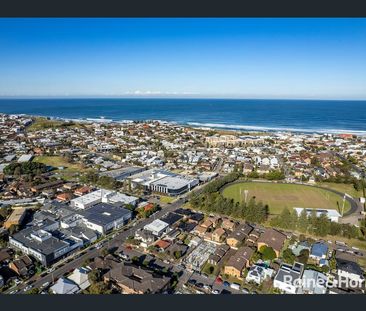 Near new stunning 4-bedroom duplex. - Photo 3