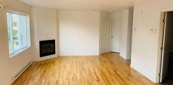 Beau 4 ½ à 100e ave, Chomedey, style condo - Photo 2