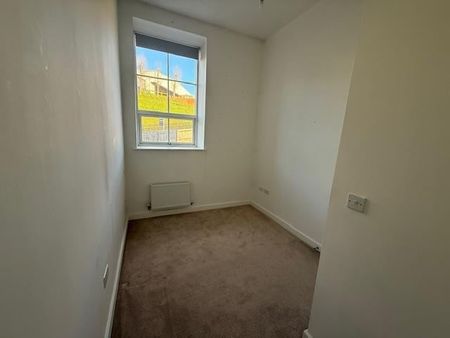 2 Bed Semi-Detached House, Bobbin Row, LS12 - Photo 2