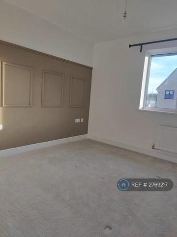 2 bedroom terraced house to rent - Photo 4