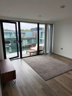 1 Bed Flat, Hawthorne Crescent, SE10 - Photo 1