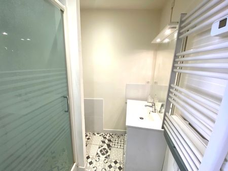 Location Appartement 1 pièce 16m² ROMANS SUR ISERE 26100 - Photo 5