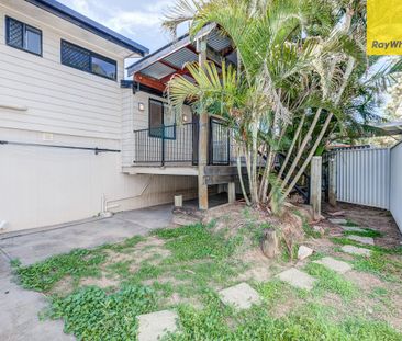 Charming Family Home - Photo 4