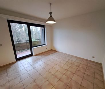 Een goed gelegen appartement op de tweede verdieping met garage - Photo 5