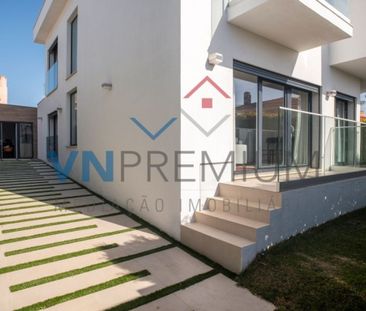 Luxury 4 room Detached House for rent in Cascais e Estoril, Portugal - Photo 1