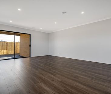 Modern Family Home - Photo 1