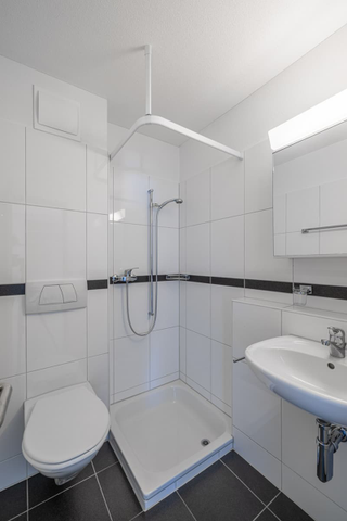 "Zentrales Wohnen in der Gemeinde Suhr!" - Photo 3