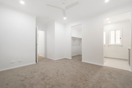 17 Avondale Circuit, Deebing Heights QLD 4306 - House For Rent | Domain - Photo 2