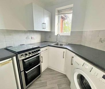 Parkstone, BH12 - Photo 2