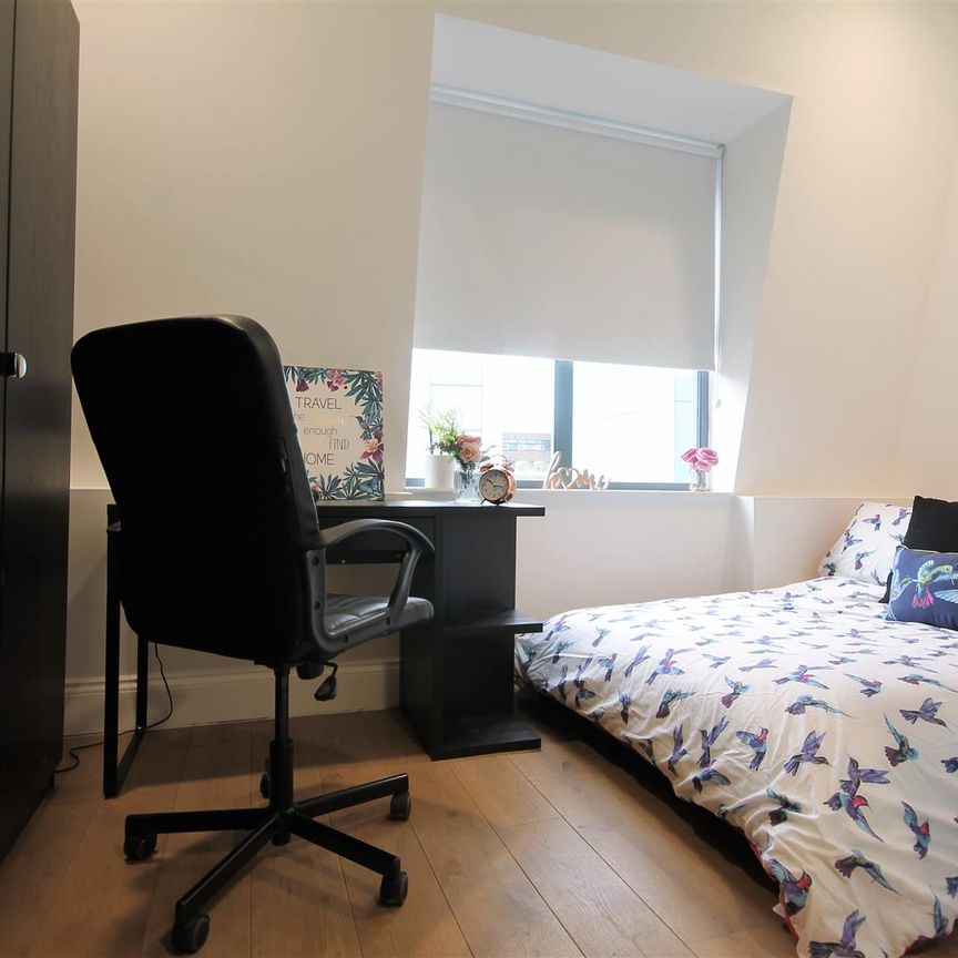 The Bruce Building, Newcastle Upon Tyne - Photo 1