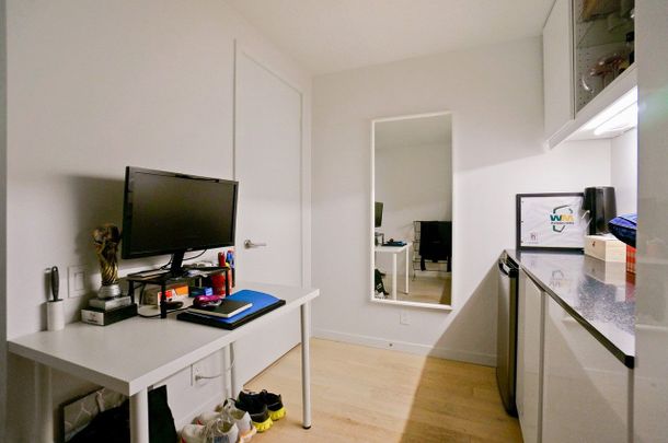 For Lease - 383 Sorauren Avenue Unit# 210, Toronto, Ontario - Photo 1