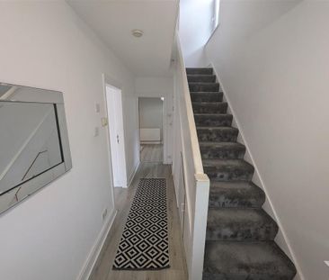 4 bedroom private hall to rent - Photo 4