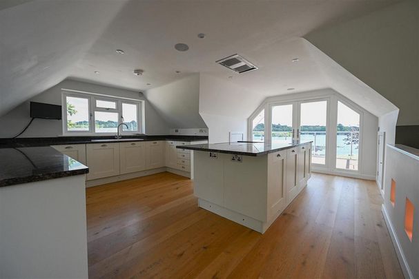 5 bedroom detached house to rent - Photo 1