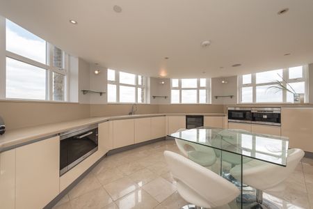 3 bedroom penthouse to rent - Photo 5