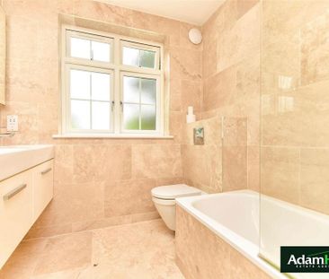 4 bedroom semi-detached house to rent - Photo 2