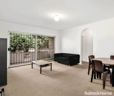 2 Bedroom Unit in Central Parramatta! - Photo 1