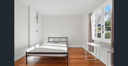 4 Bedrooms and 2 Bathroom house is available now in Sandy Bay - Photo 3