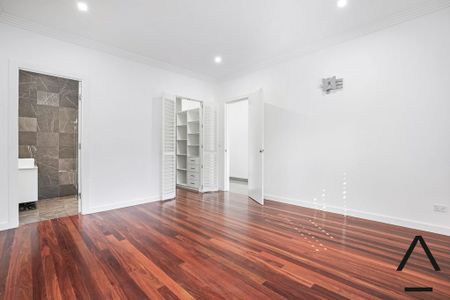 Modern And Spacious Single Level 5 Bedroom Home - Photo 3