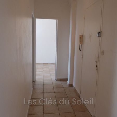 Location Appartement 2 pièces 41m² LA VALETTE DU VAR 83160 - Photo 4