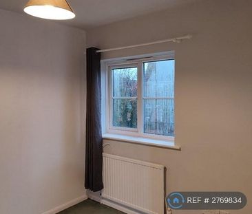 3 bedroom end of terrace house to rent - Photo 4