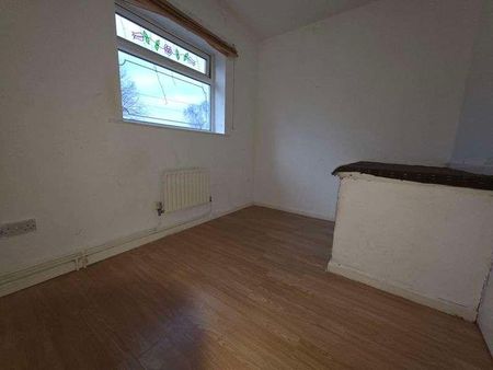 Radnor Green, West Bromwich, B71 - Photo 5