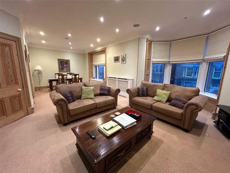 4 bedroom flat to rent - Photo 4