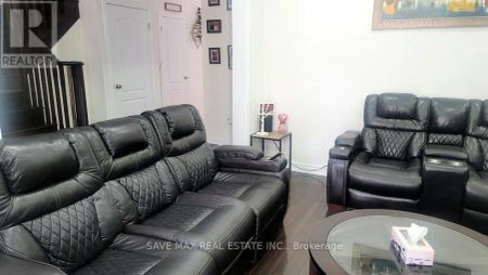 22 WISHING WELL CRESCENT - Photo 2