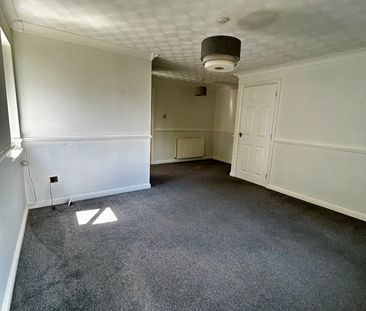2 Bed Flat, Morley, LS27 - Photo 1