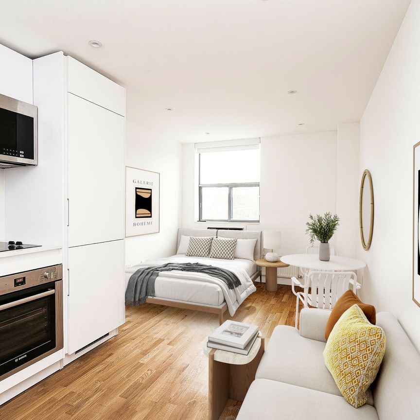 798 Richmond Street West - Photo 1