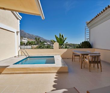 5 Bedroom Townhouse For Rent in Nueva Andalucía, Málaga - Photo 5